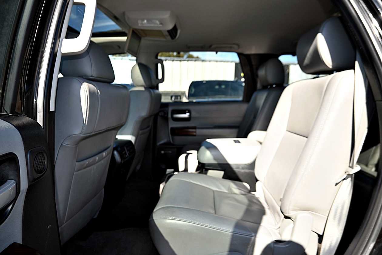 Used 2013 Toyota Sequoia Platinum AWD/4WD image 15