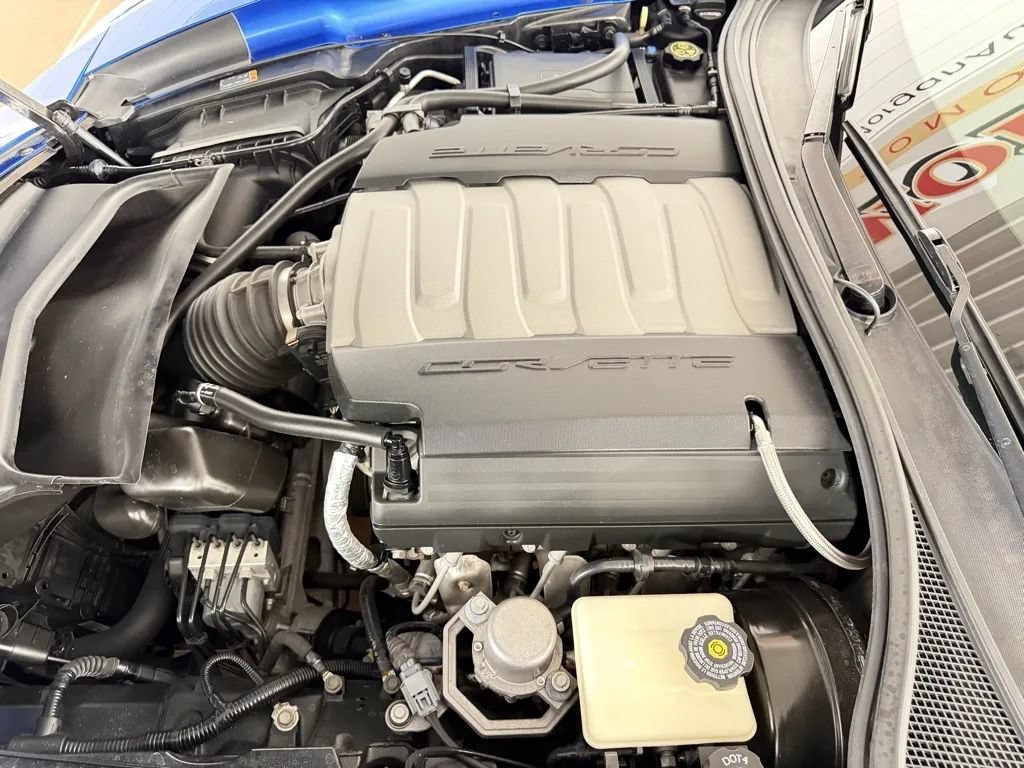 Used 2014 Chevrolet Corvette Stingray Convertible RWD image 11