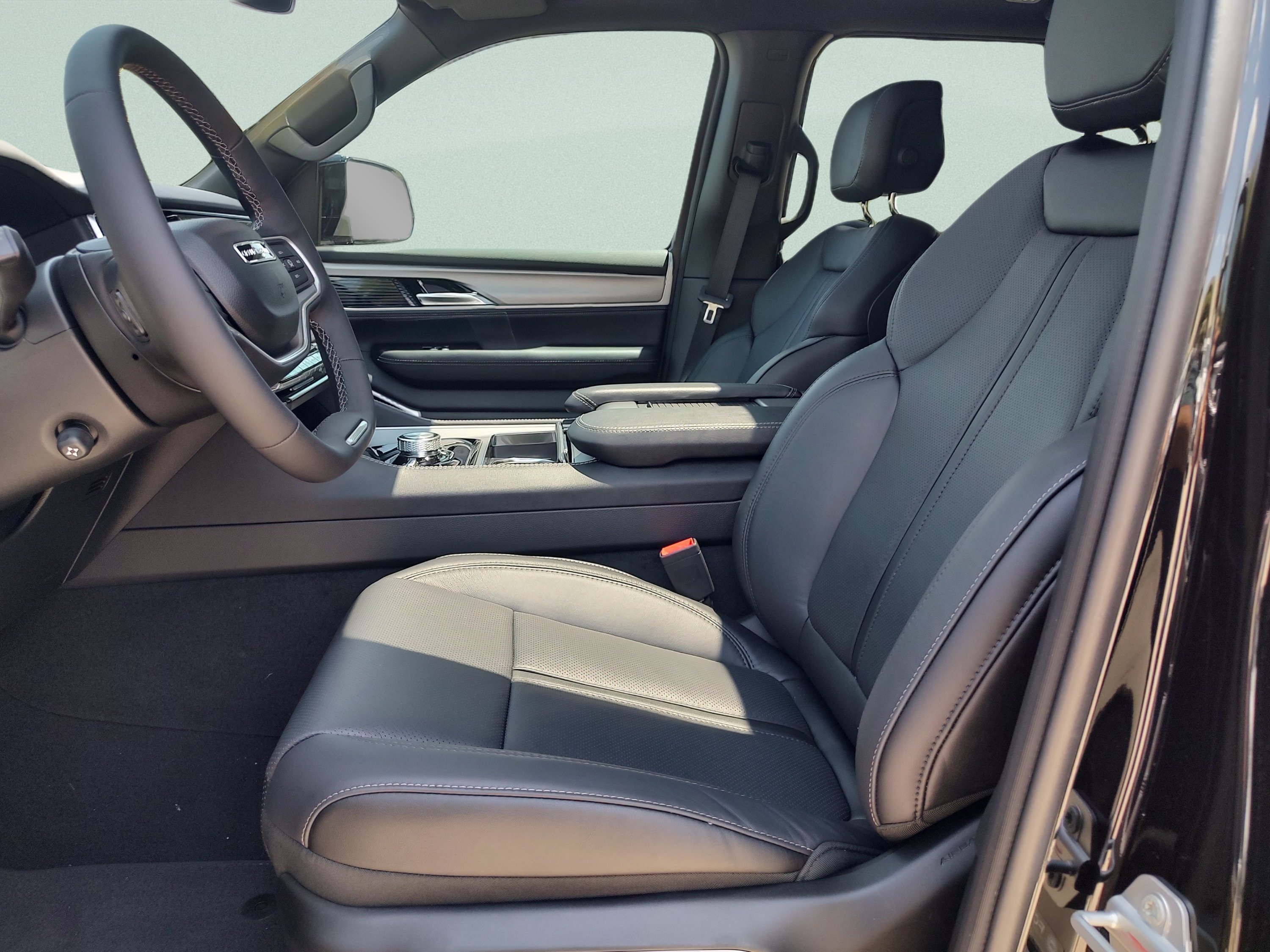 New 2026 Jeep Grand Wagoneer L Limited AWD/4WD image 26
