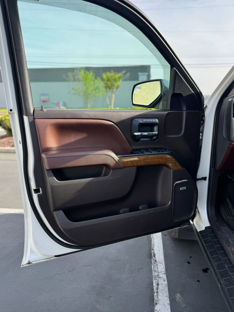 Used 2014 Chevrolet Silverado 1500 High Country image 11