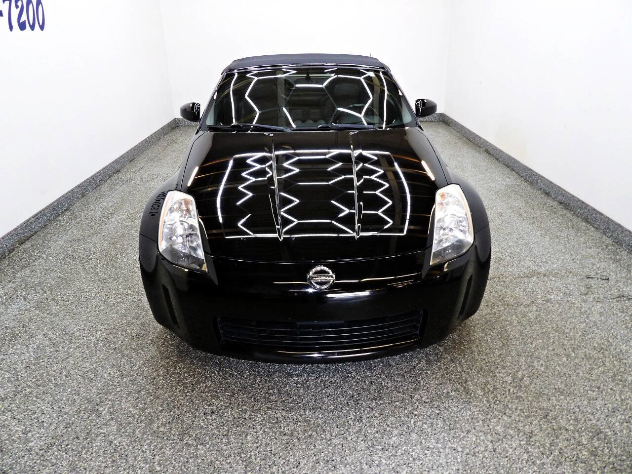 Used 2004 Nissan 350Z Touring RWD image 2