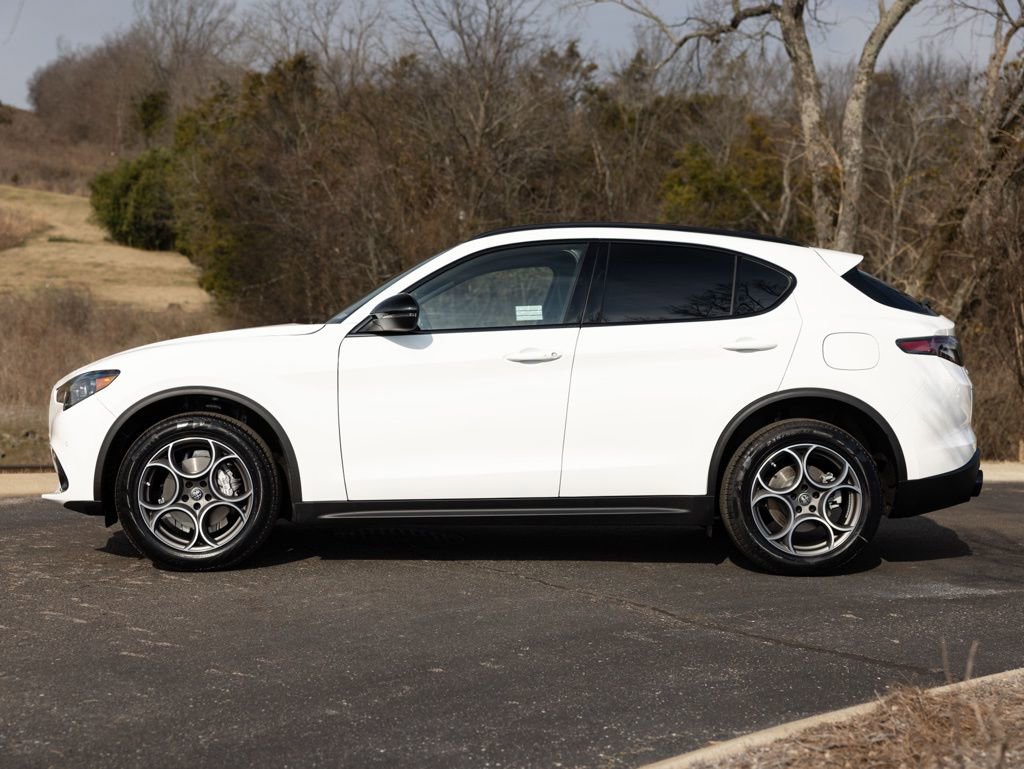 New 2026 Alfa Romeo Stelvio Sprint w/ Convenience Package AWD/4WD image 5