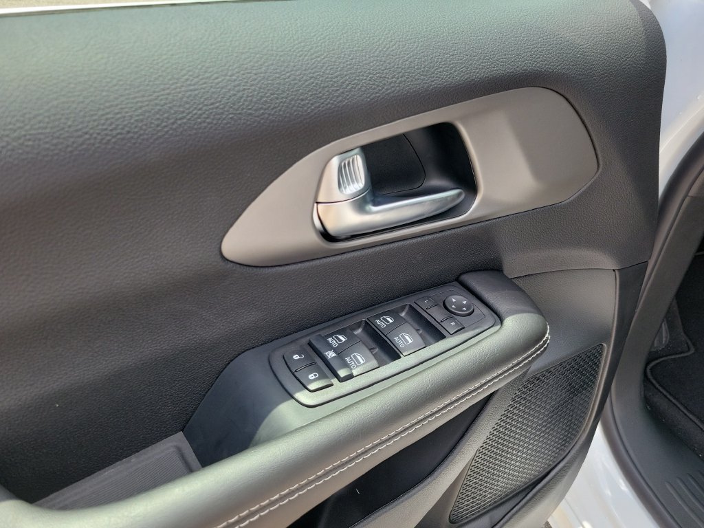 New 2027 Chrysler Pacifica LX FWD image 18