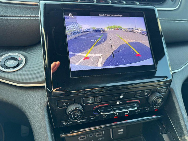 Used 2024 Jeep Grand Cherokee Laredo w/ Luxury Tech Group I image 19