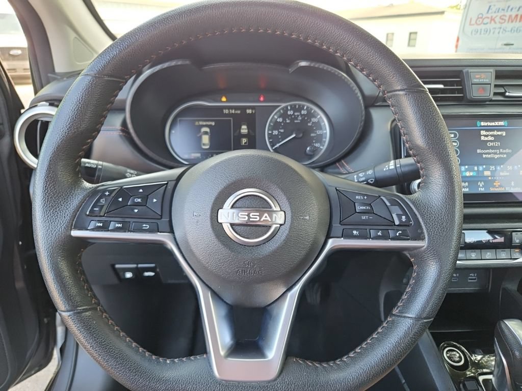 Used 2024 Nissan Versa SR FWD image 11