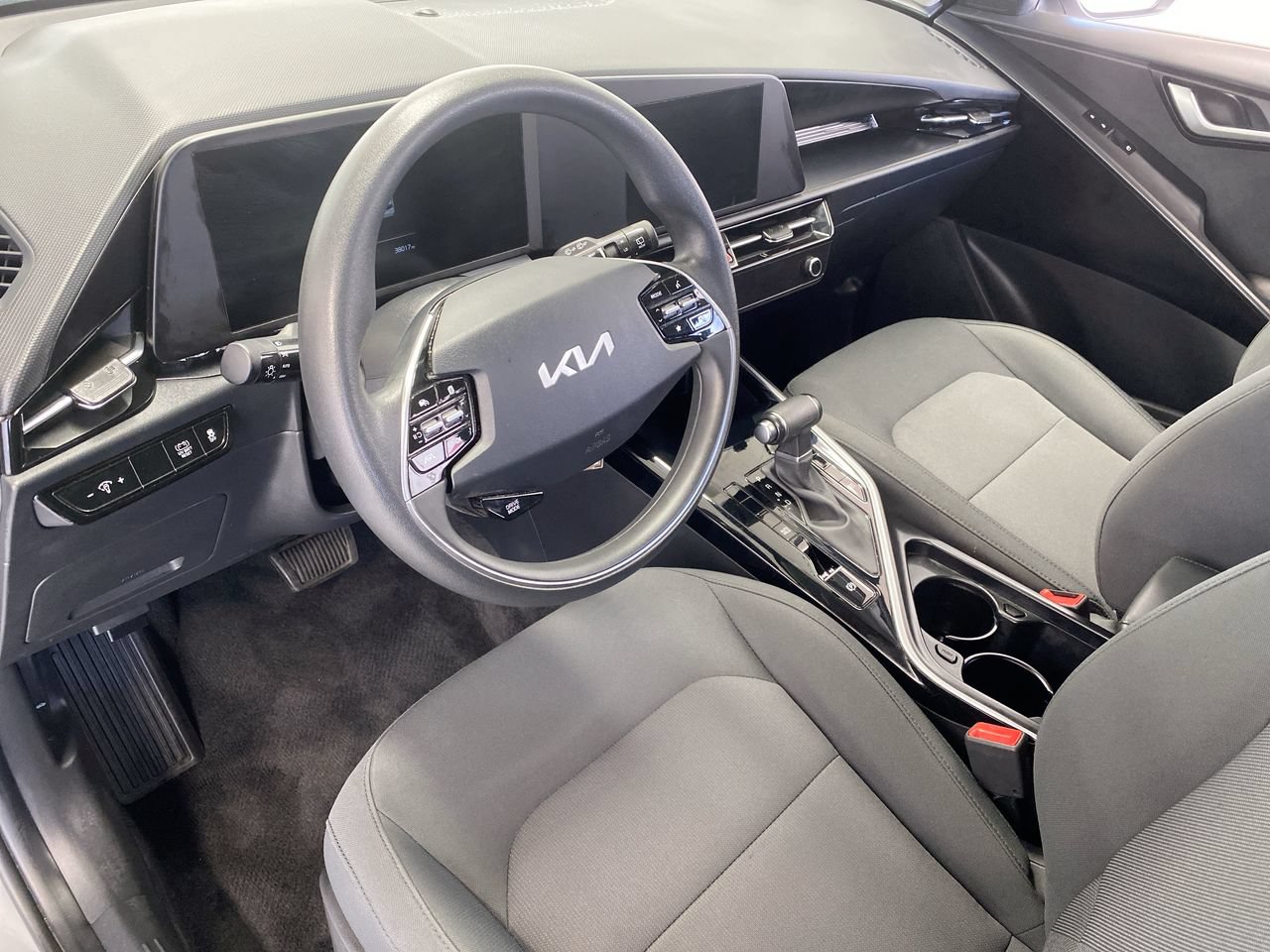 Certified 2025 Kia Niro LX FWD image 20