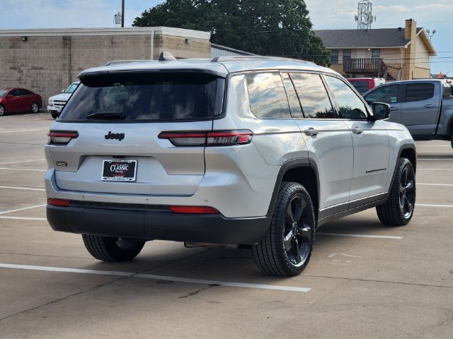 Used 2023 Jeep Grand Cherokee L Laredo RWD image 14