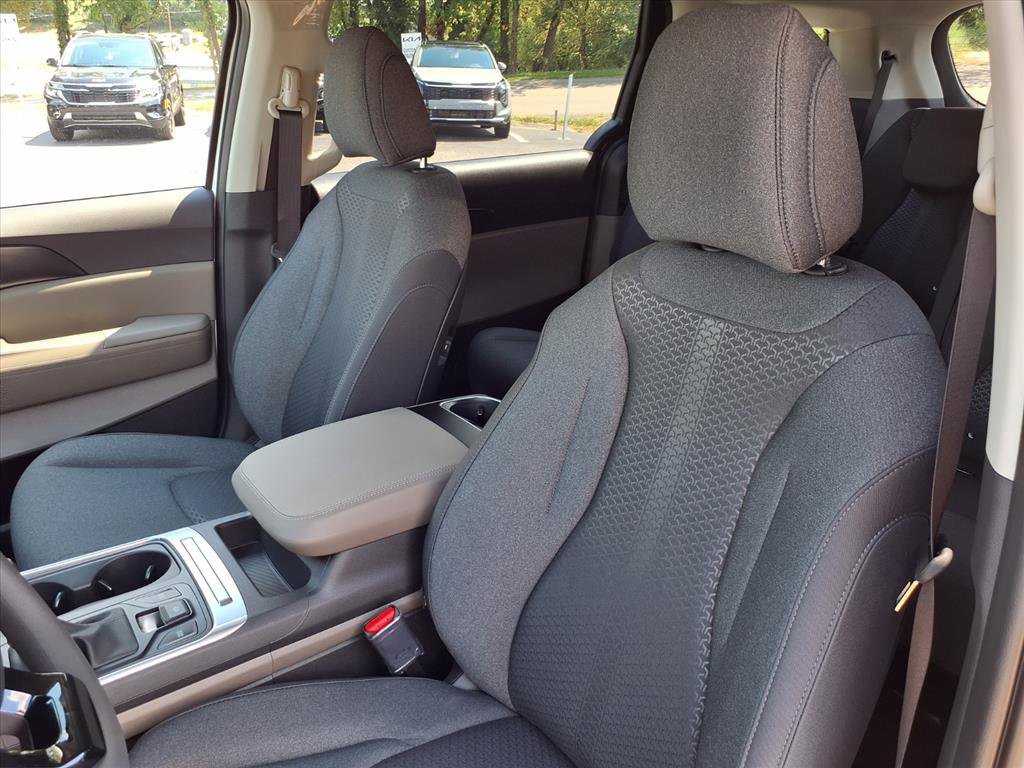 New 2026 Kia Carnival LX image 13