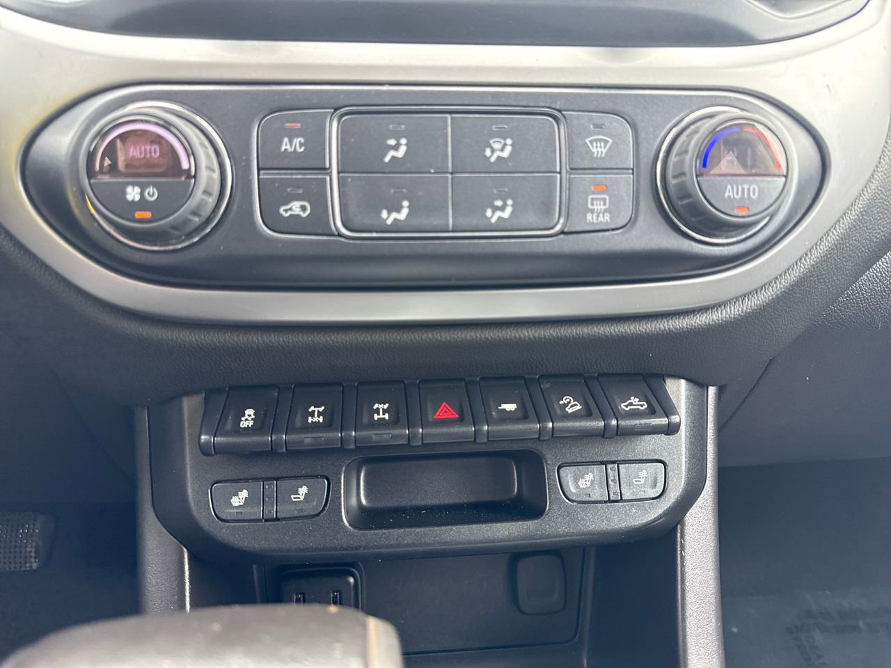 Used 2019 Chevrolet Colorado ZR2 image 20