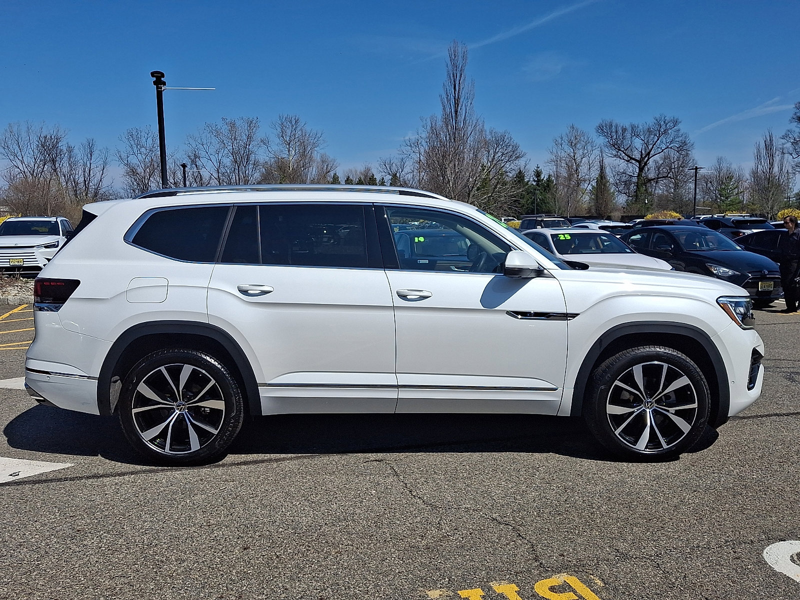 Used 2025 Volkswagen Atlas SEL Premium R-Line AWD/4WD image 7