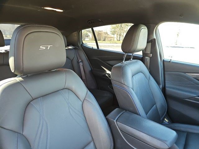 Used 2024 Buick Envista Sport Touring image 12