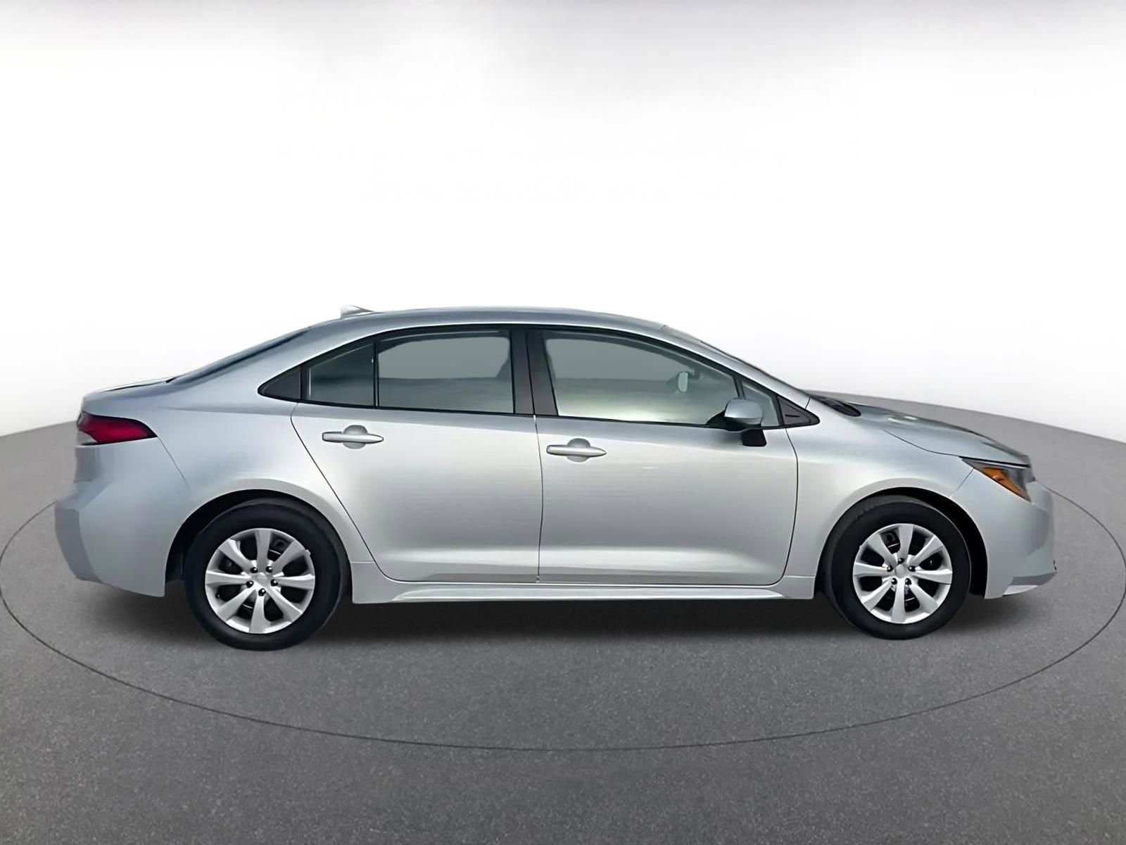 Used 2025 Toyota Corolla LE image 16