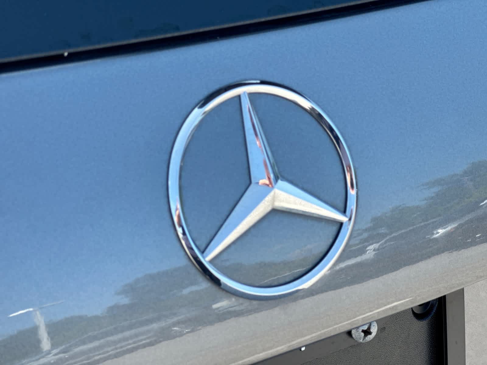 Used 2023 Mercedes-Benz GLB 250 w/ Premium Package image 18