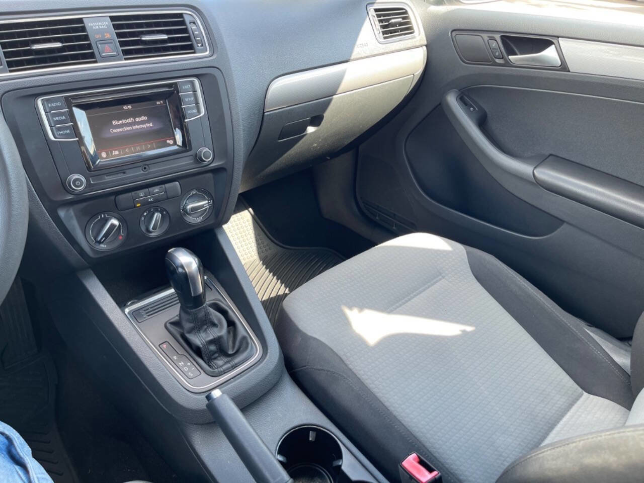 Used 2017 Volkswagen Jetta S image 14