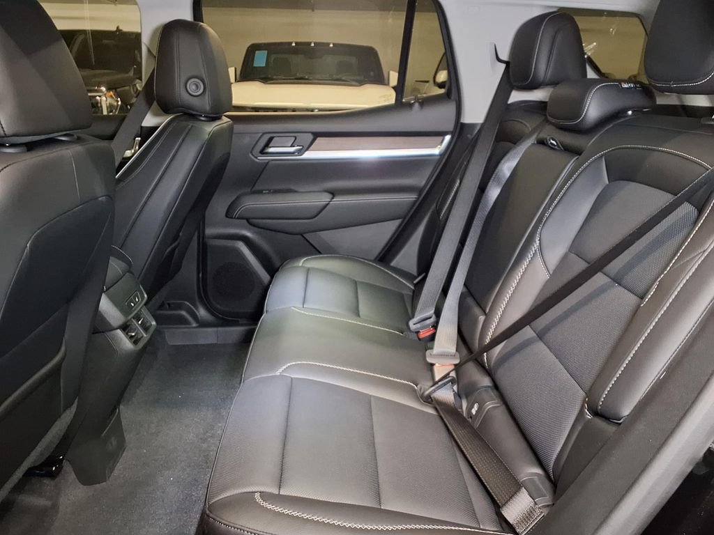 New 2026 GMC Terrain Denali w/ LPO, Black Badging Package AWD/4WD image 12