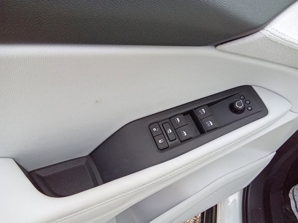 New 2026 Jeep Cherokee Laredo image 12