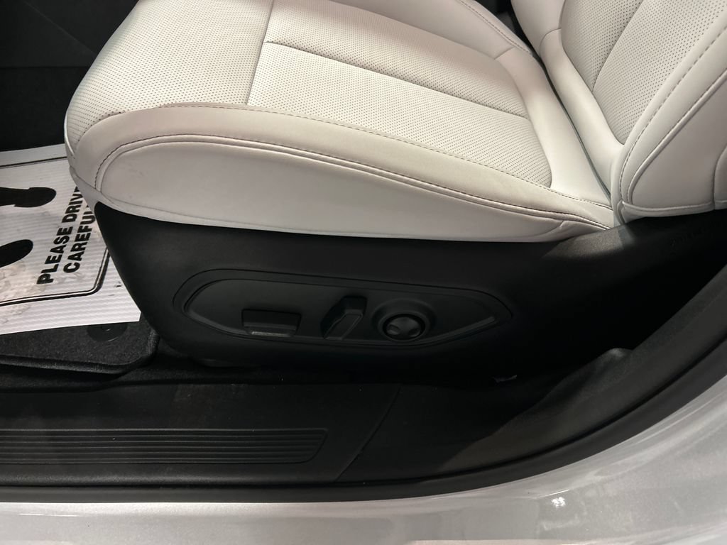 New 2026 Jeep Cherokee Limited AWD/4WD image 11