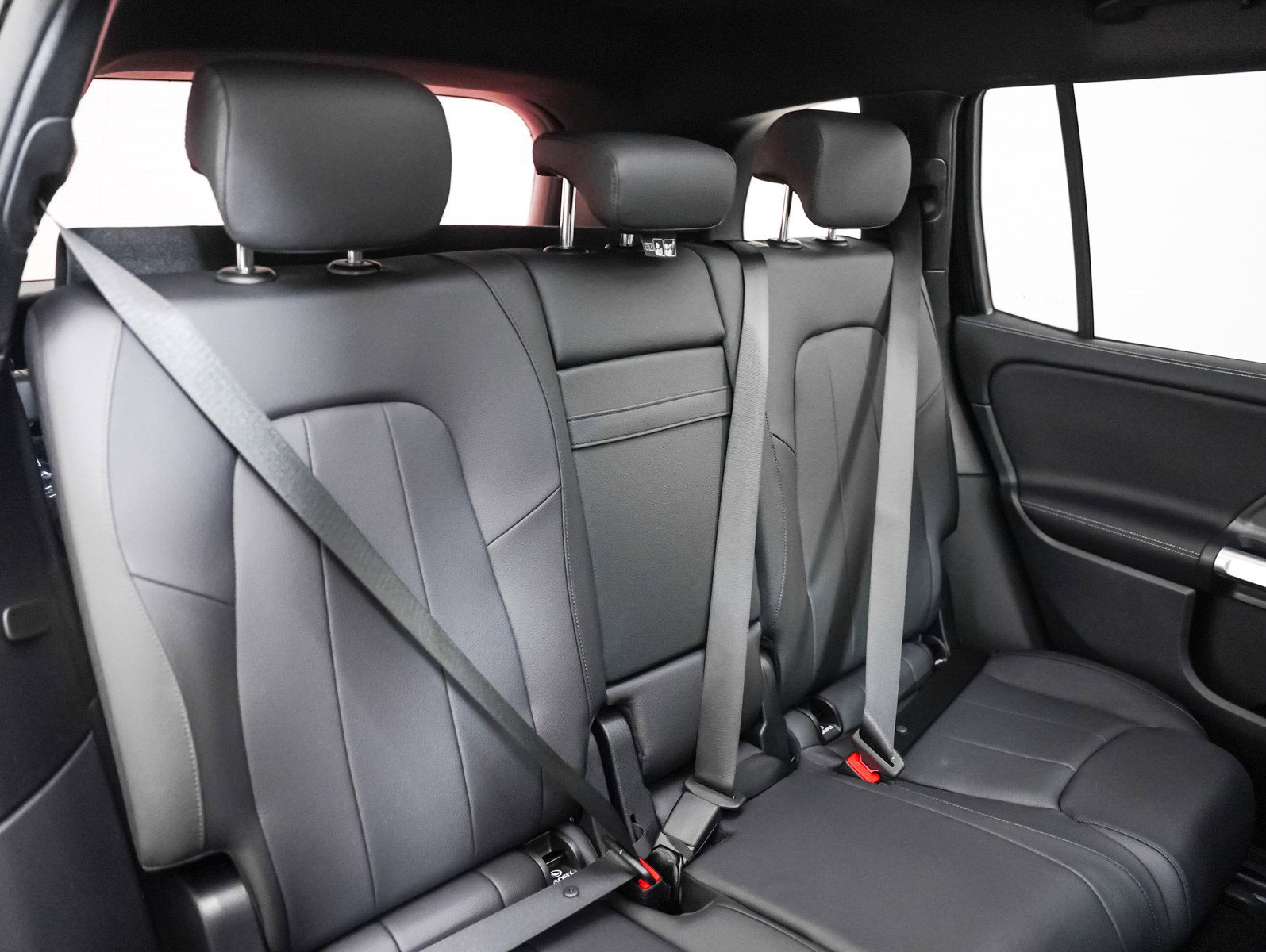 New 2025 Mercedes-Benz GLB 250 4MATIC image 10