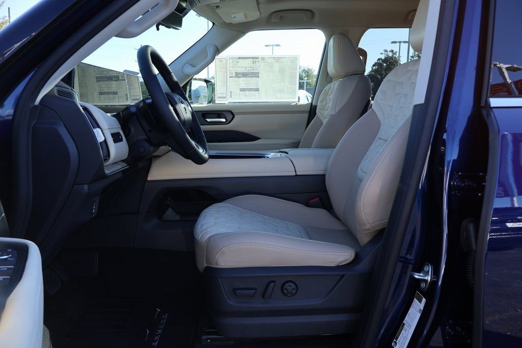 New 2026 Nissan Armada Platinum image 7