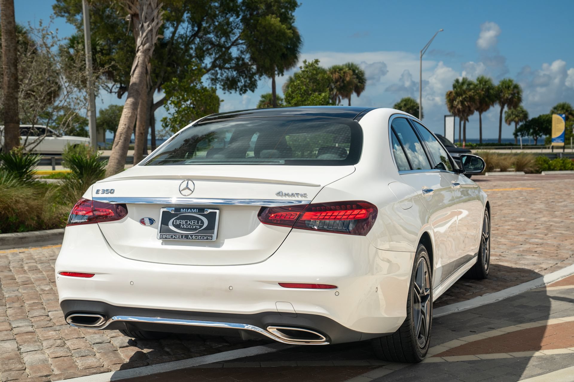 Used 2023 Mercedes-Benz E 350 4MATIC Sedan image 9