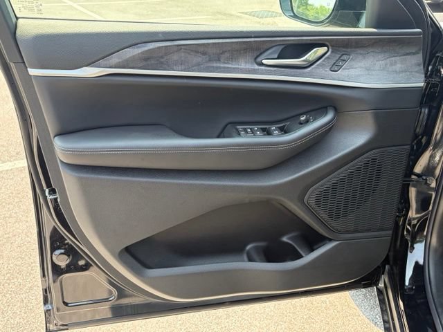 New 2026 Jeep Grand Cherokee Limited AWD/4WD image 12