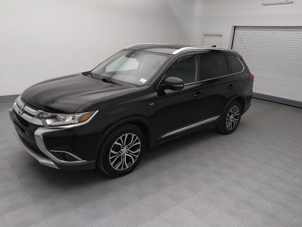 Used 2017 Mitsubishi Outlander GT image 2