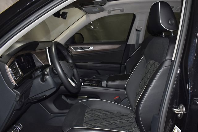 Used 2024 Volkswagen Atlas SEL Premium R-Line image 12