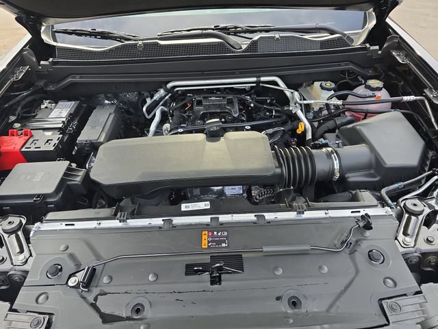New 2026 Chevrolet Colorado ZR2 w/ Technology Package AWD/4WD image 32
