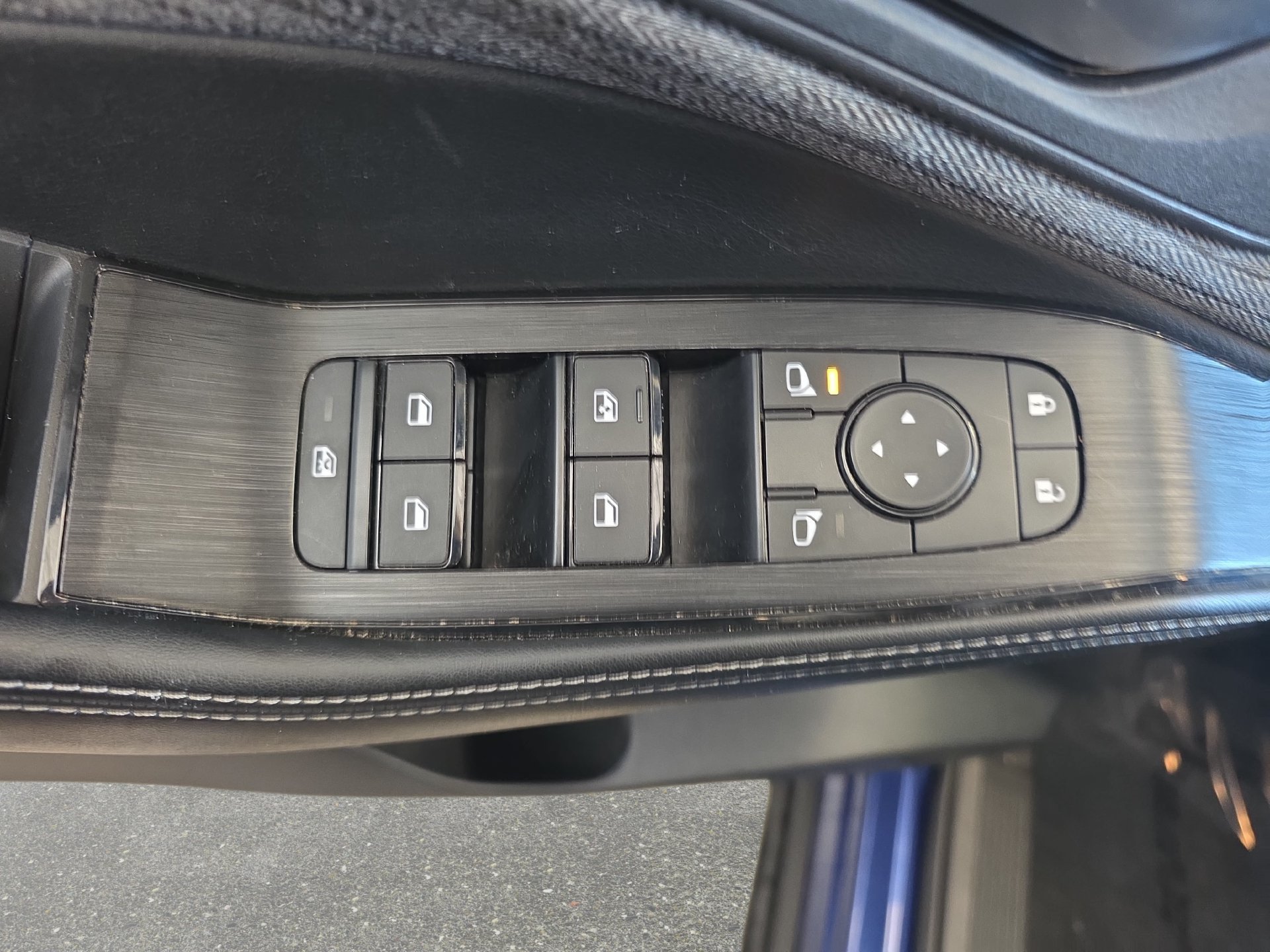 Used 2023 Nissan Rogue SV AWD/4WD image 26