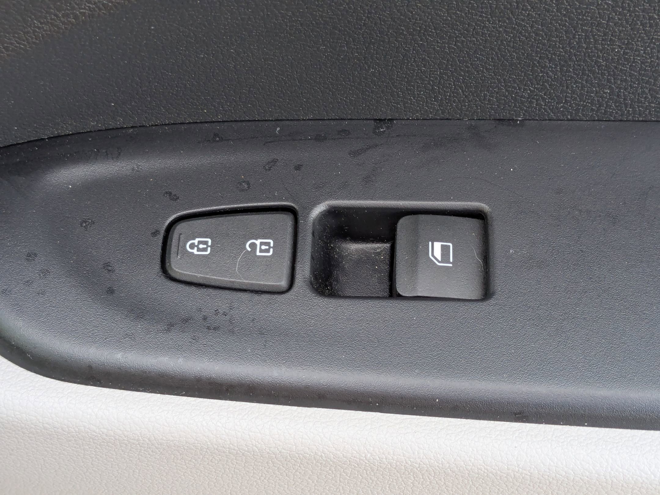 Used 2024 Hyundai Venue SEL FWD image 35