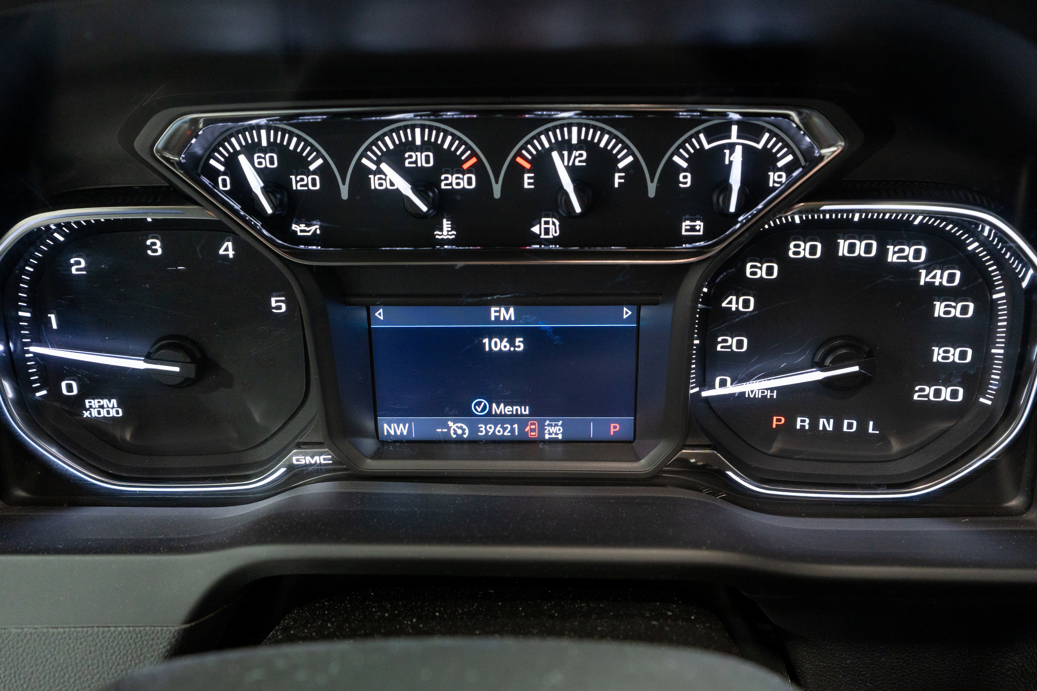 Used 2023 GMC Sierra 2500 AT4 image 27