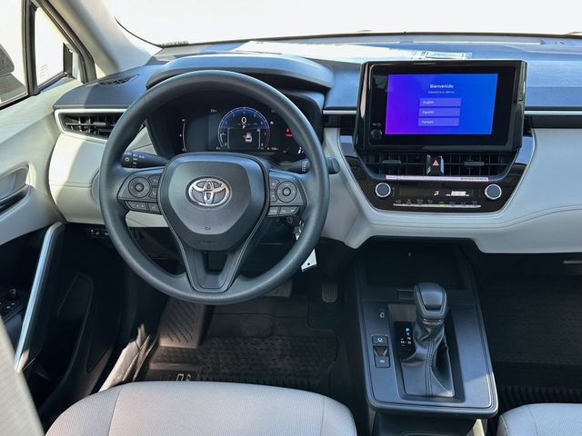 Used 2026 Toyota Corolla Cross LE FWD image 11