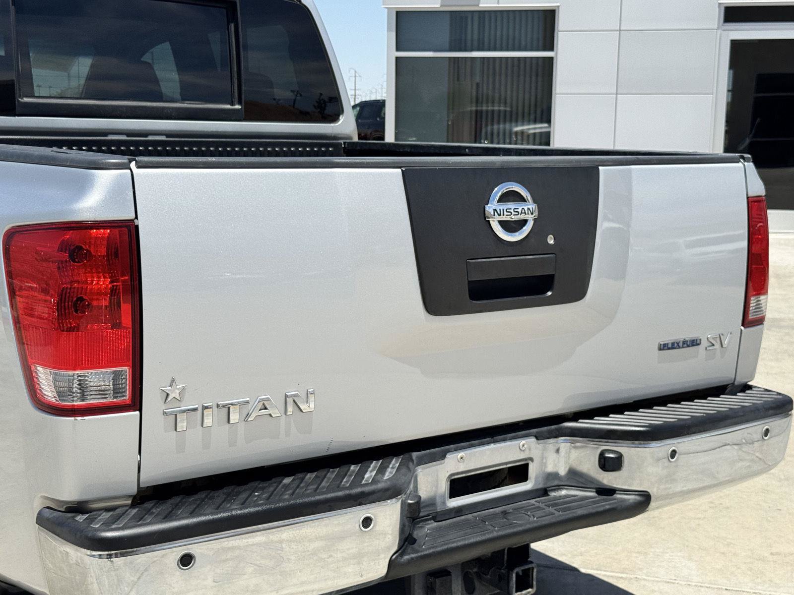 Used 2011 Nissan Titan SV RWD image 11