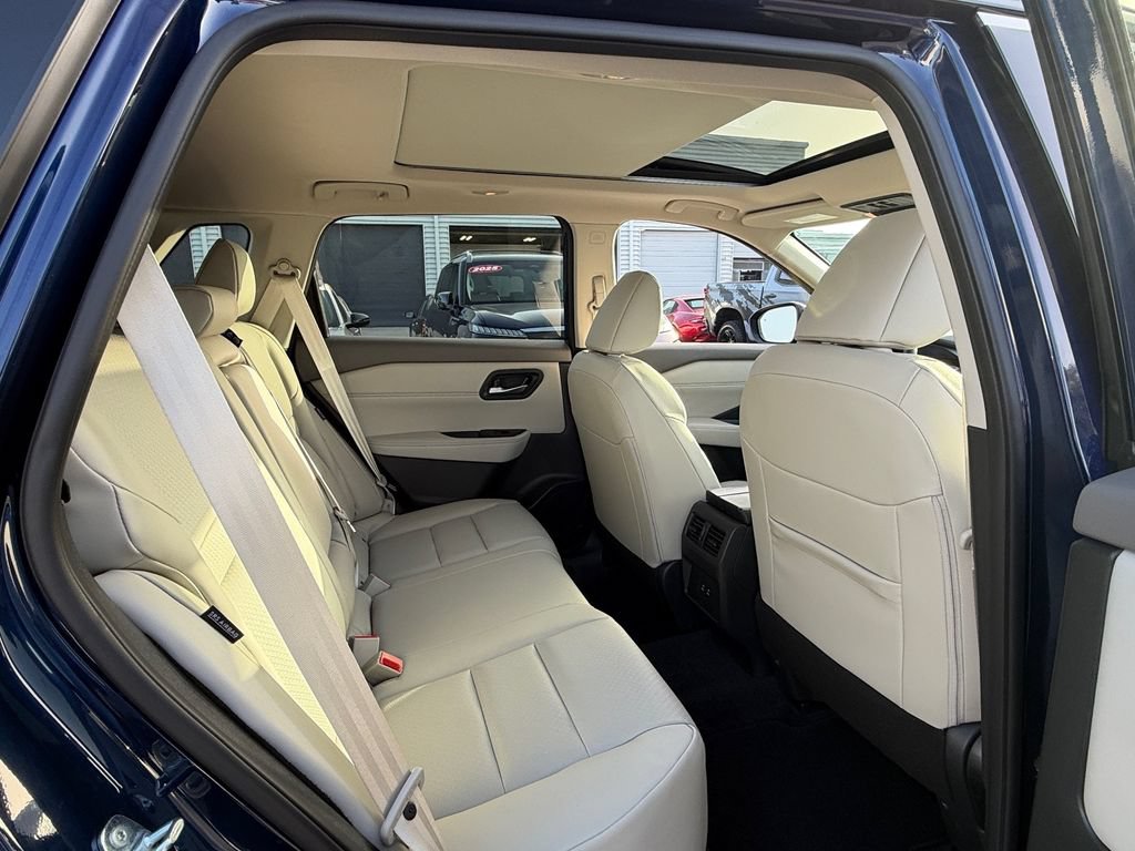 Used 2026 Nissan Rogue Dark Armor FWD image 15