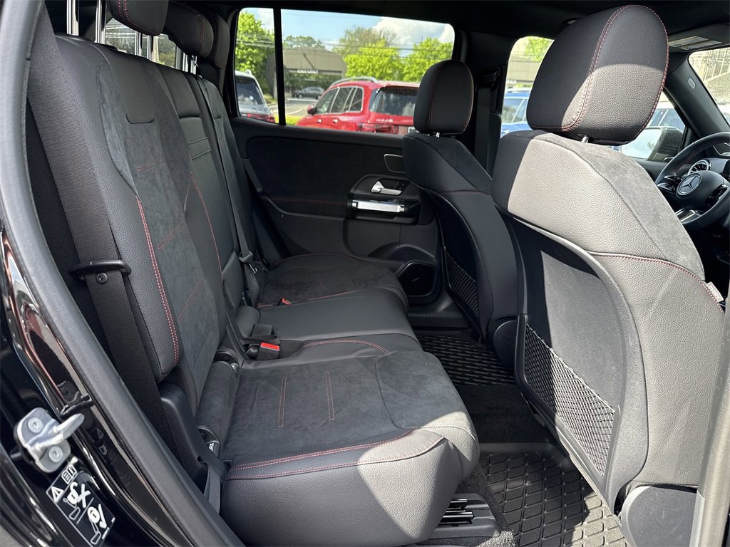 New 2025 Mercedes-Benz GLB 250 4MATIC image 18