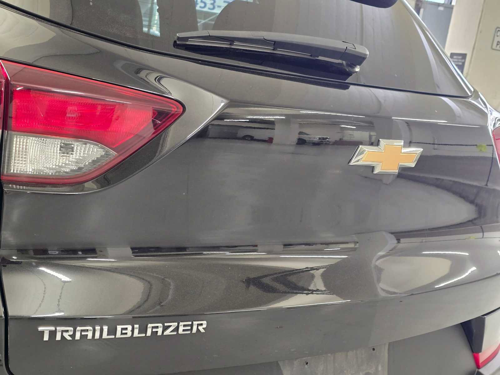 Used 2023 Chevrolet TrailBlazer LT FWD image 13