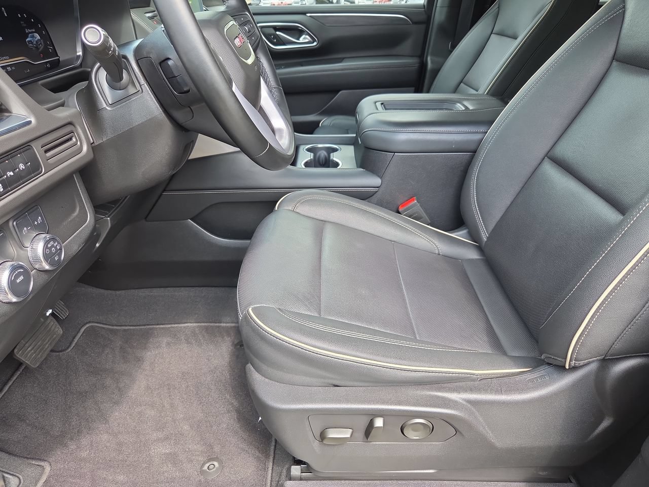 Used 2023 GMC Yukon SLT RWD image 19
