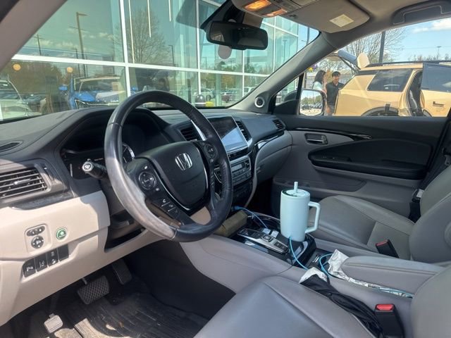 Used 2017 Honda Pilot Touring image 11