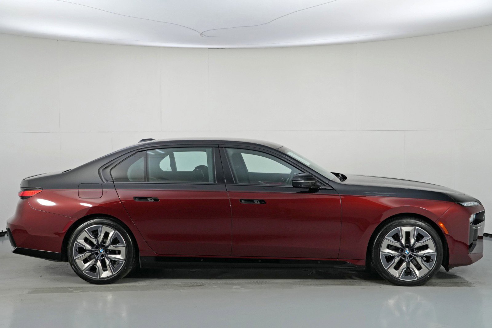 Used 2024 BMW i7 xDrive60 image 67