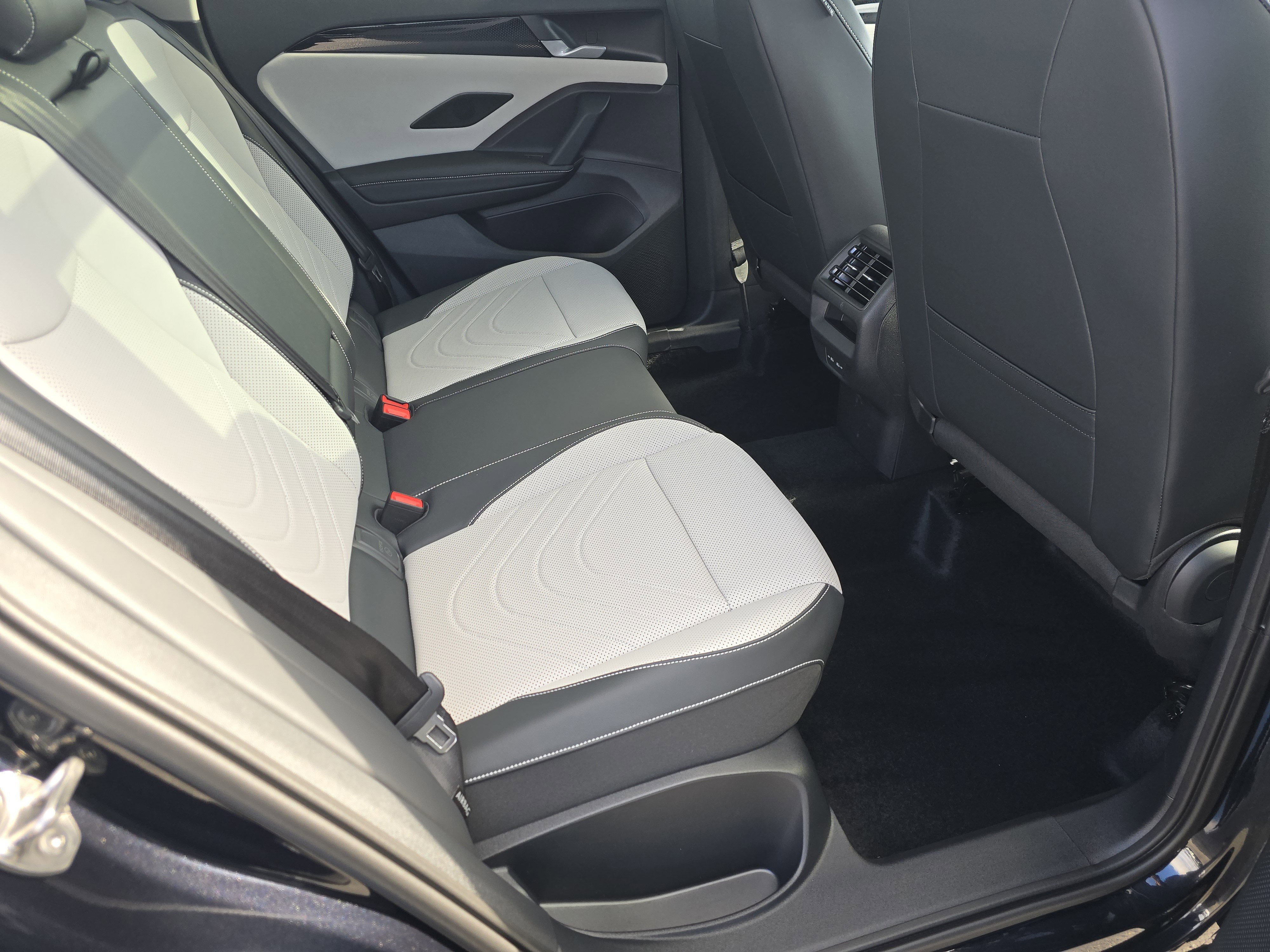 New 2026 Volkswagen Tiguan SE image 18