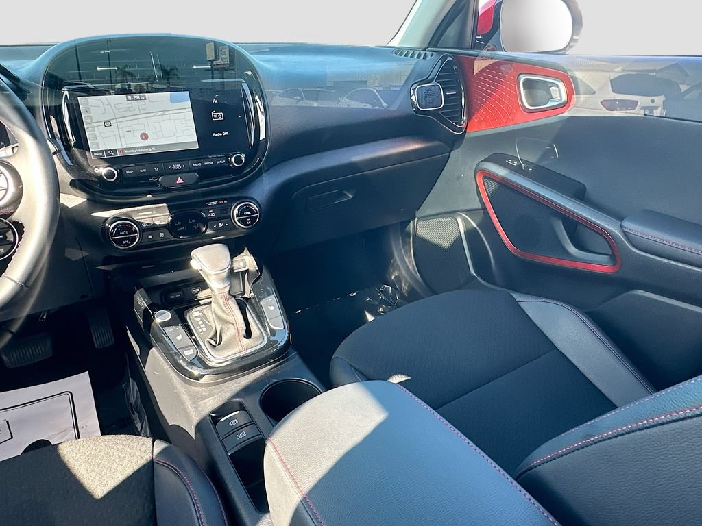 Used 2025 Kia Soul GT-Line w/ GT-Line Technology Package FWD image 25