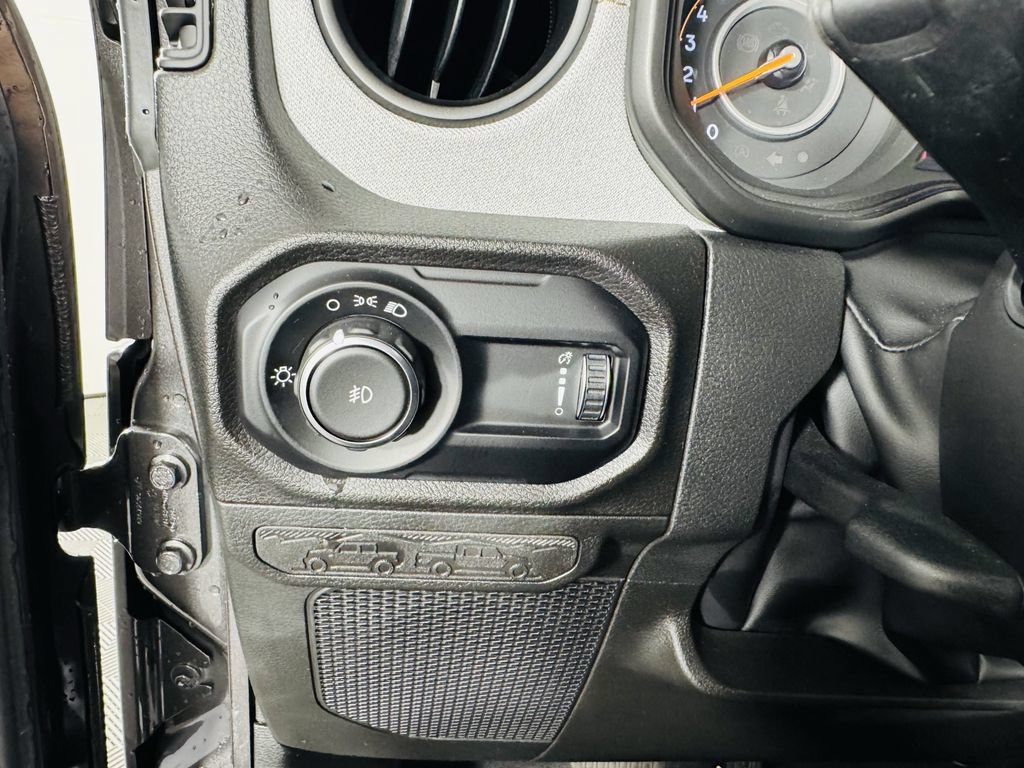 Used 2026 Jeep Wrangler Unlimited Sport AWD/4WD image 9