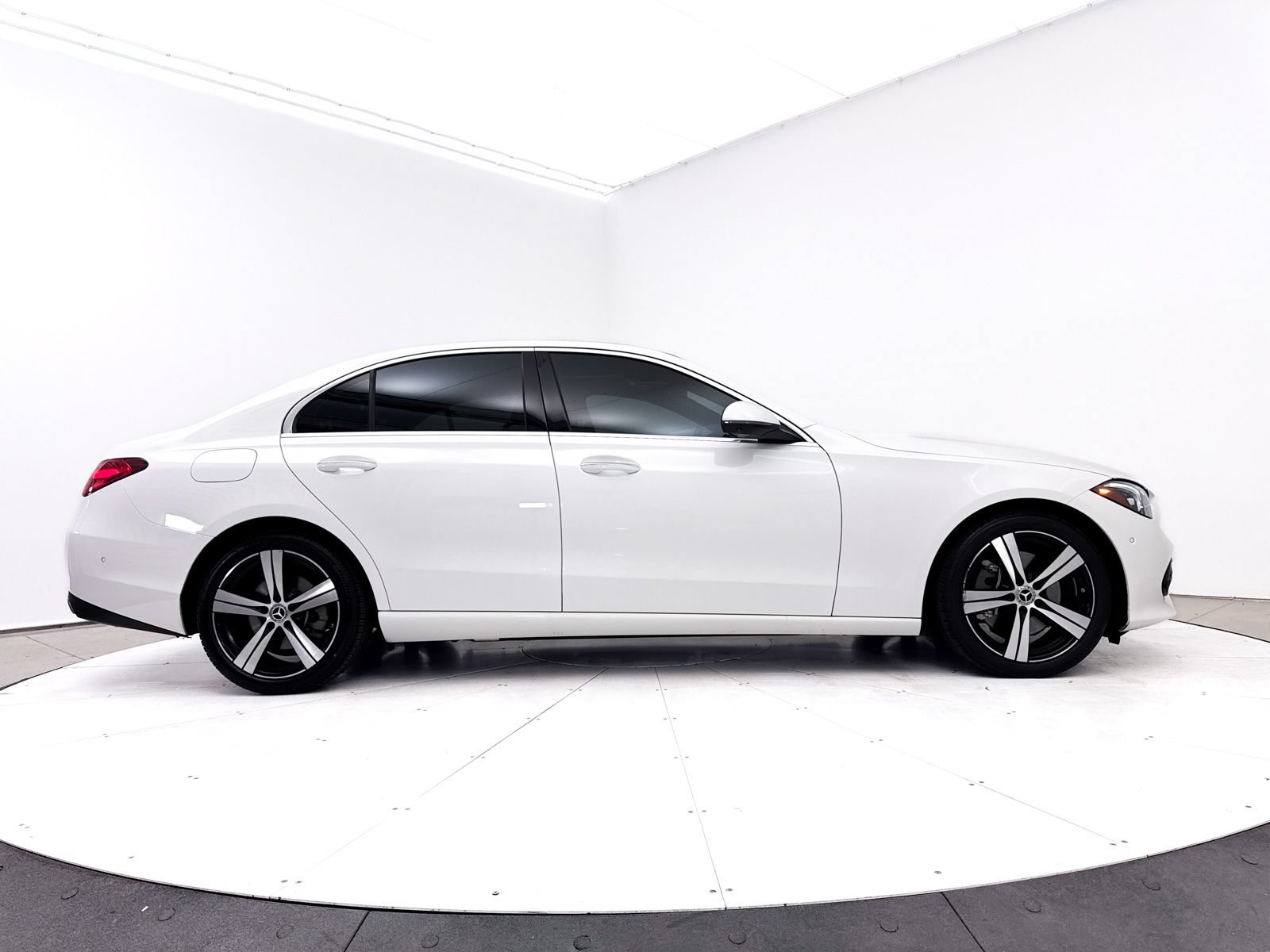 Used 2024 Mercedes-Benz C 300 Sedan image 13