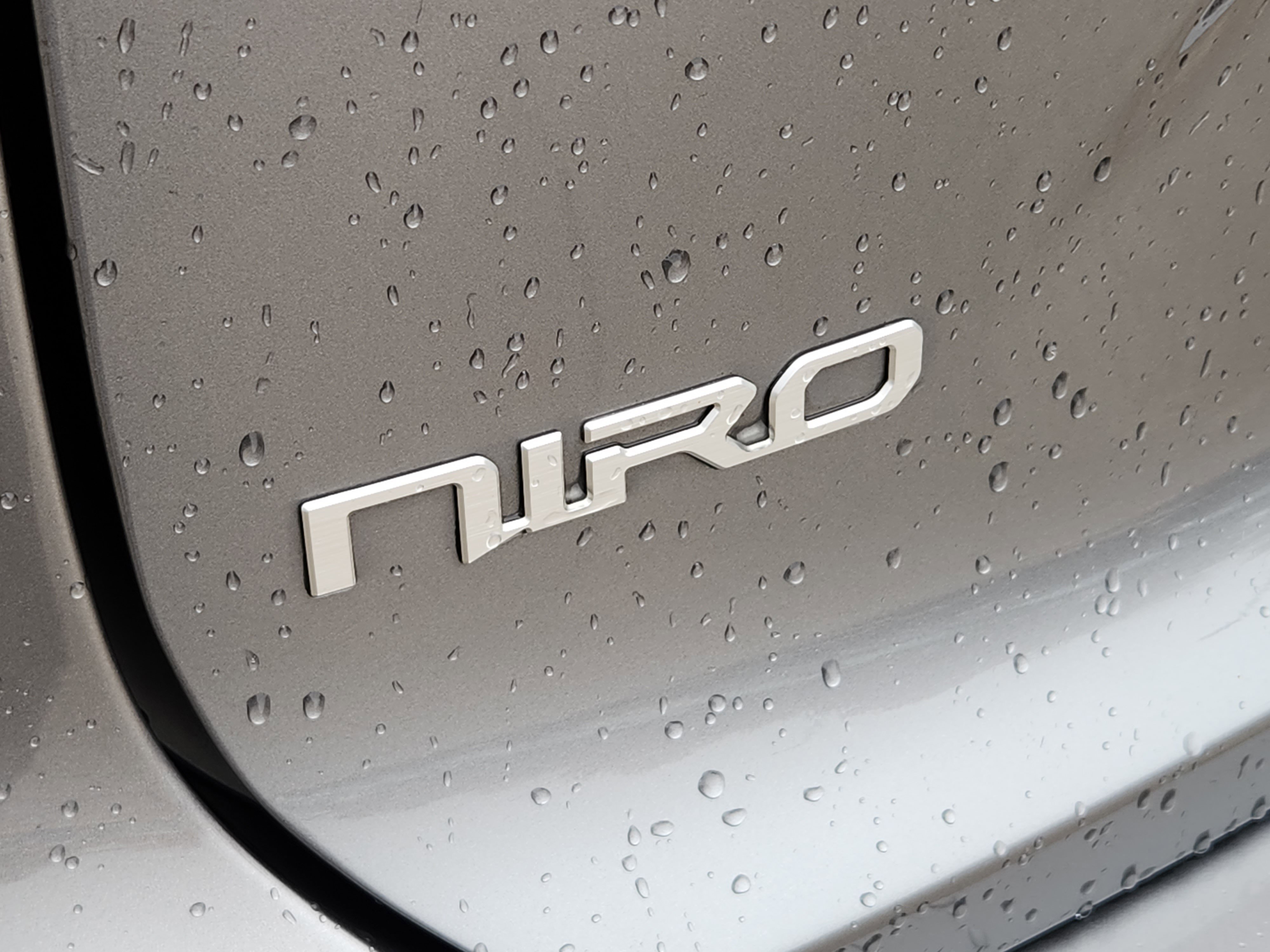 Used 2023 Kia Niro EX image 12