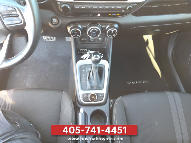 Used 2021 Hyundai Venue SEL w/ Premium Package FWD image 16