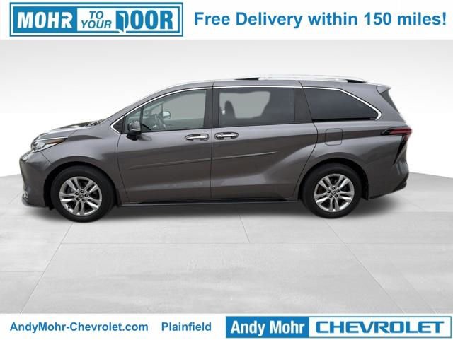 Used 2022 Toyota Sienna Limited AWD/4WD image 2