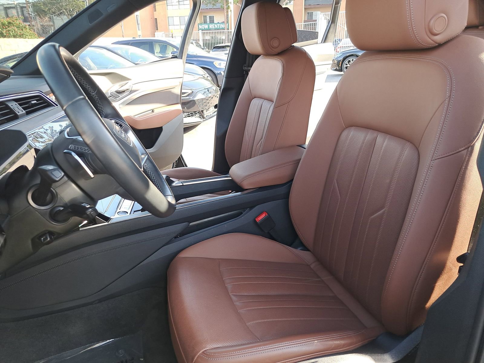 Used 2024 Audi Q8 e-tron Premium Plus w/ Premium Plus Package image 15