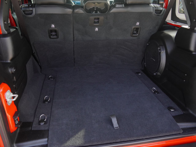 Certified 2025 Jeep Wrangler Unlimited Rubicon AWD/4WD image 13