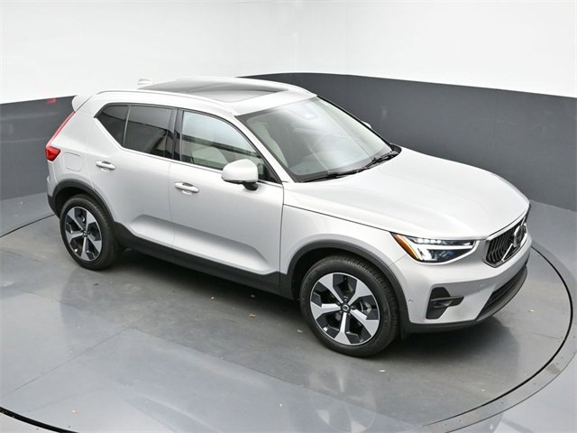 Used 2024 Volvo XC40 B5 Plus w/ Protection Package Premier image 44