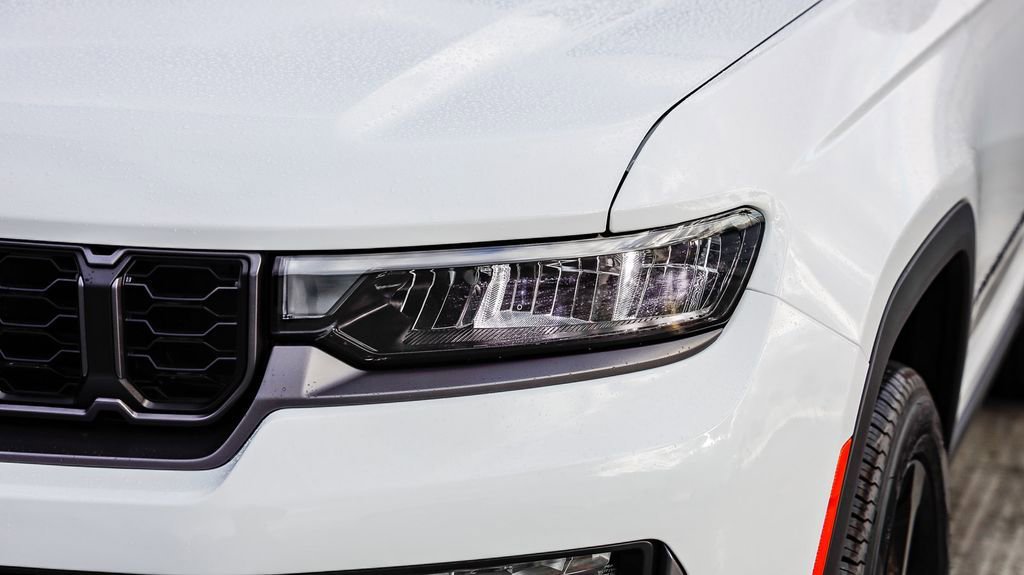 New 2026 Jeep Grand Cherokee Limited AWD/4WD image 5